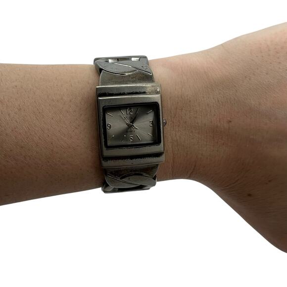 Vintage Quartz Metal Link Bracelet Watch – Untested, May or May Not Work - Picture 7 of 12